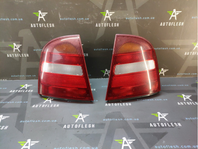 Ліхтар задній 1U6945111, 1U6945112 для Skoda Octavia шкода октавія бу